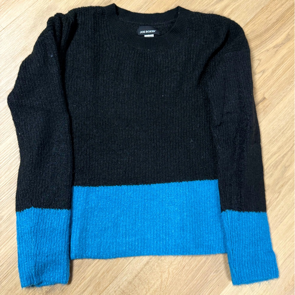 2/$10. Joe Boxer Sweater. Women’s. Small.